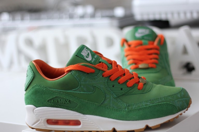 controller Mobilize Algebra Nike Air Max 90 Homegrown // One of my very own fav sneaker stories. -  Sneakerjagers