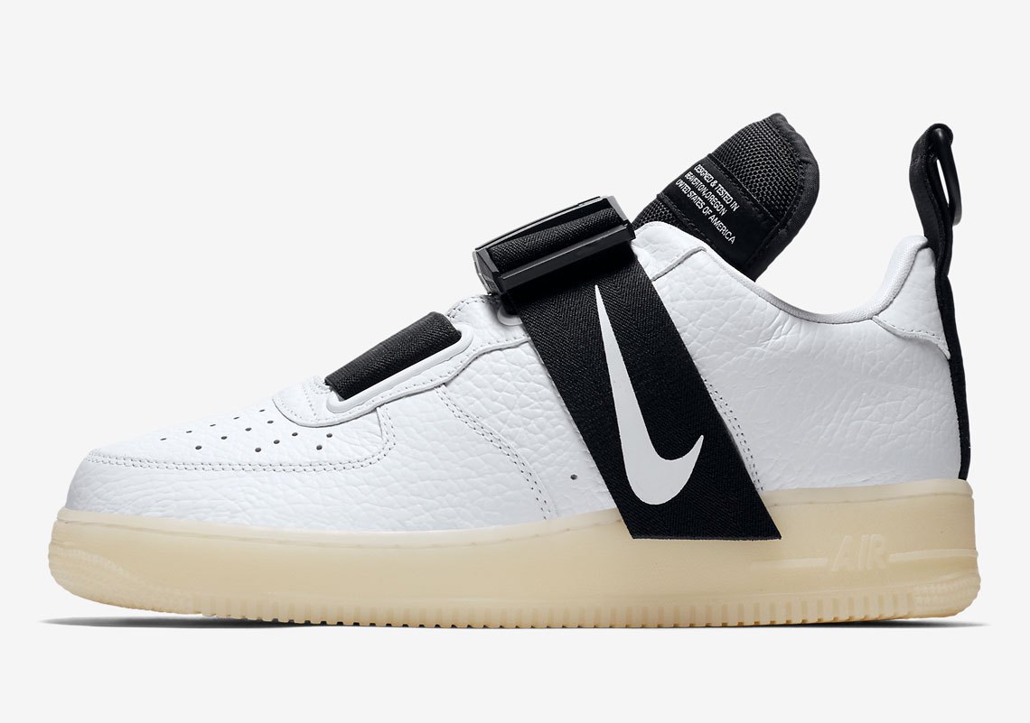 Ook opvallen in het donker? Check de Nike Air Force 1 Low Utility met glow  in the dark zool - Sneakerjagers