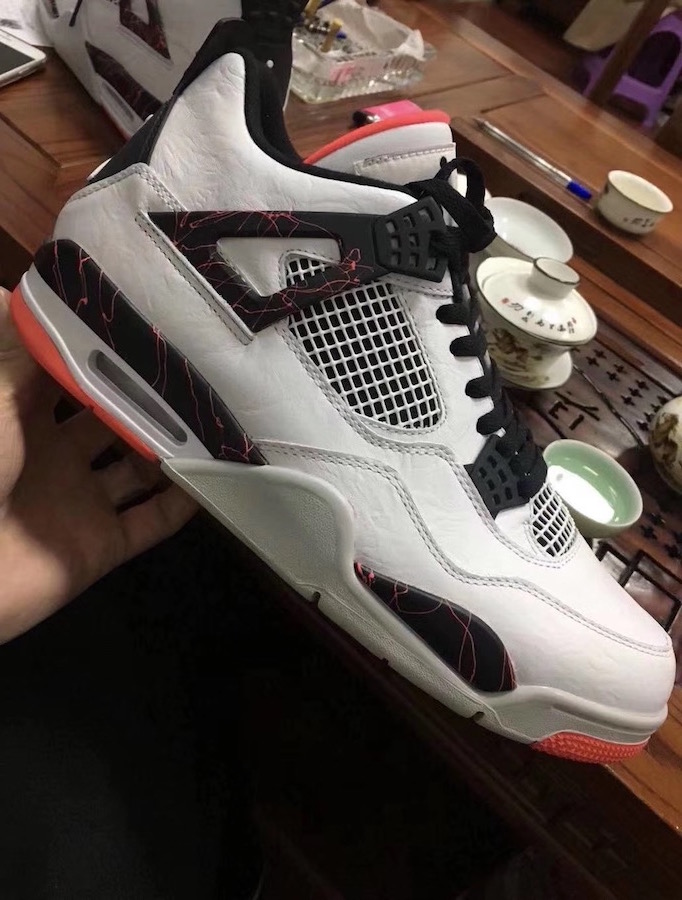 Air Jordan 4 "Pale Citron"