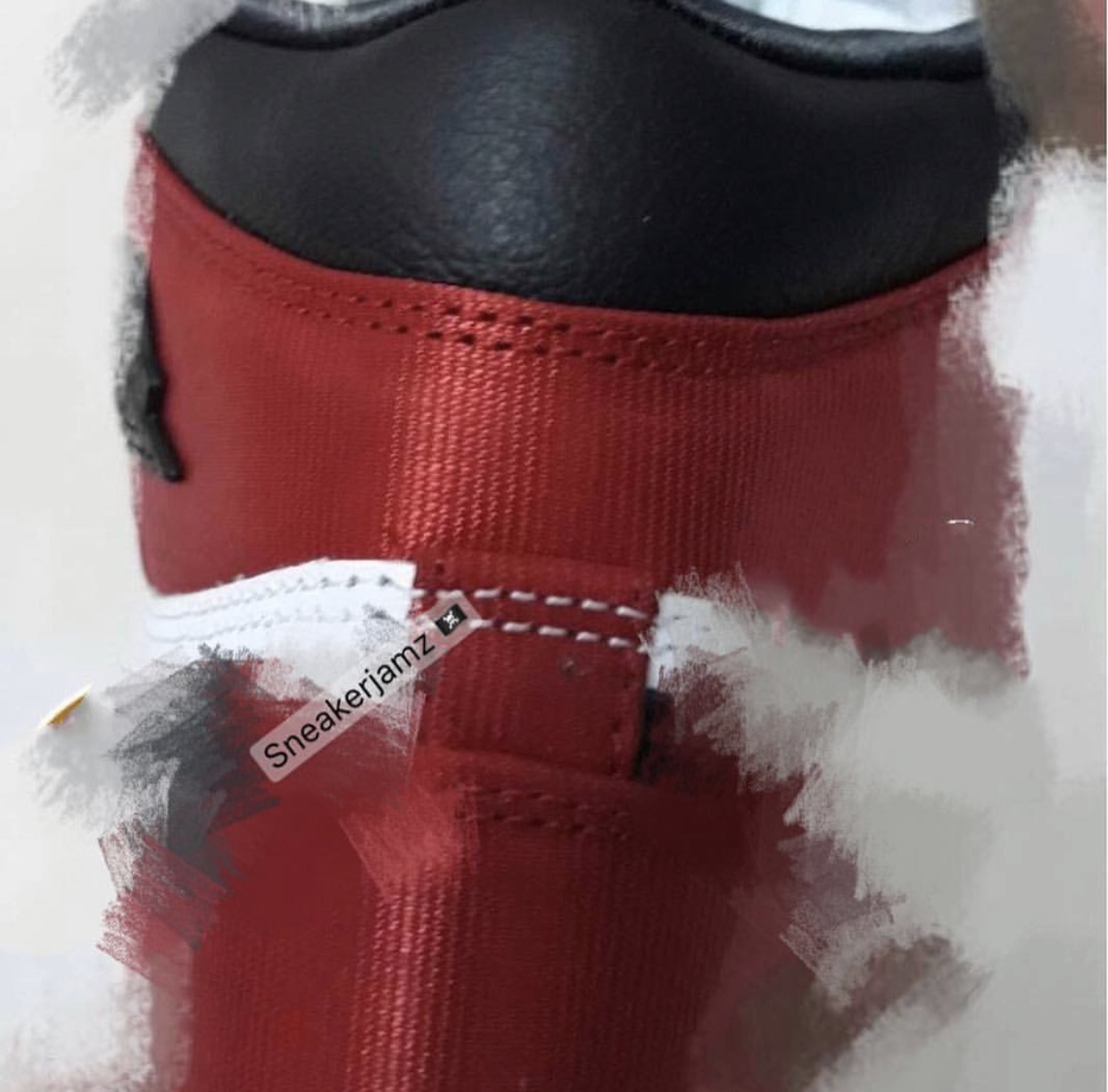 Air Jordan 1 "Black Toe"