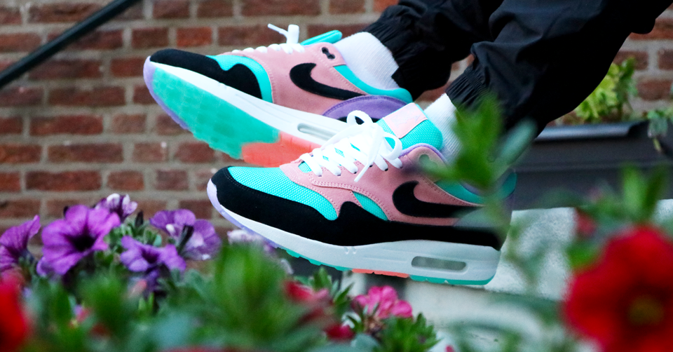 nike air max 1 have a nike day on feet