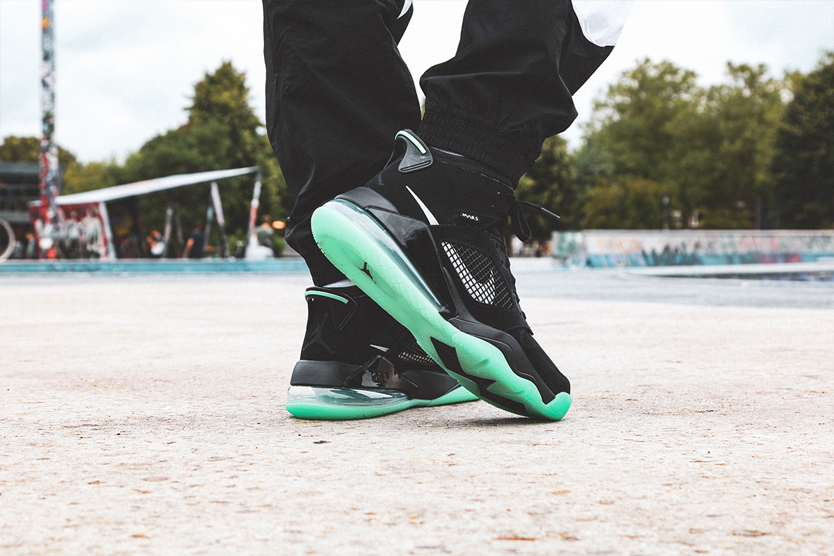 jordan 270 mars green glow