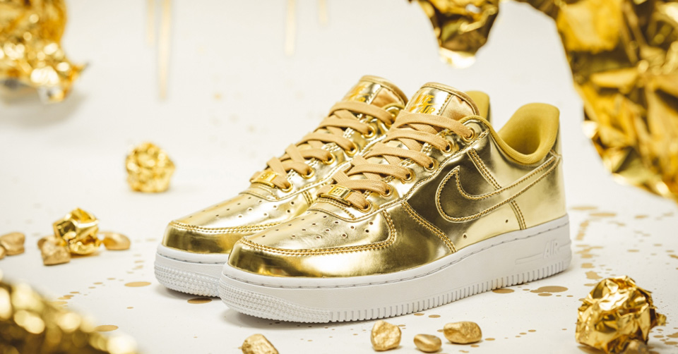 De Nike Air Force 1 verschijnt binnenkort in een gouden en zilveren colorway!