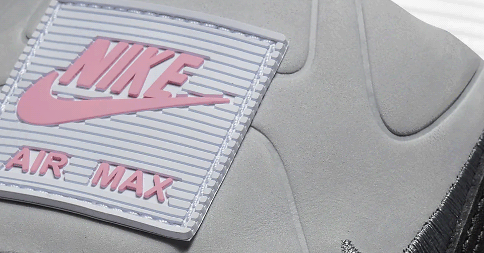 Nike heeft de iconische Air Max 90 een slipper make-over gegeven