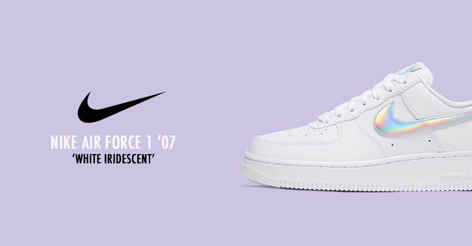 De Nike Air Force 'White Iridescent' is nu beschikbaar ... De Nike Air Force 'White Iridescent' is nu beschikbaar ...