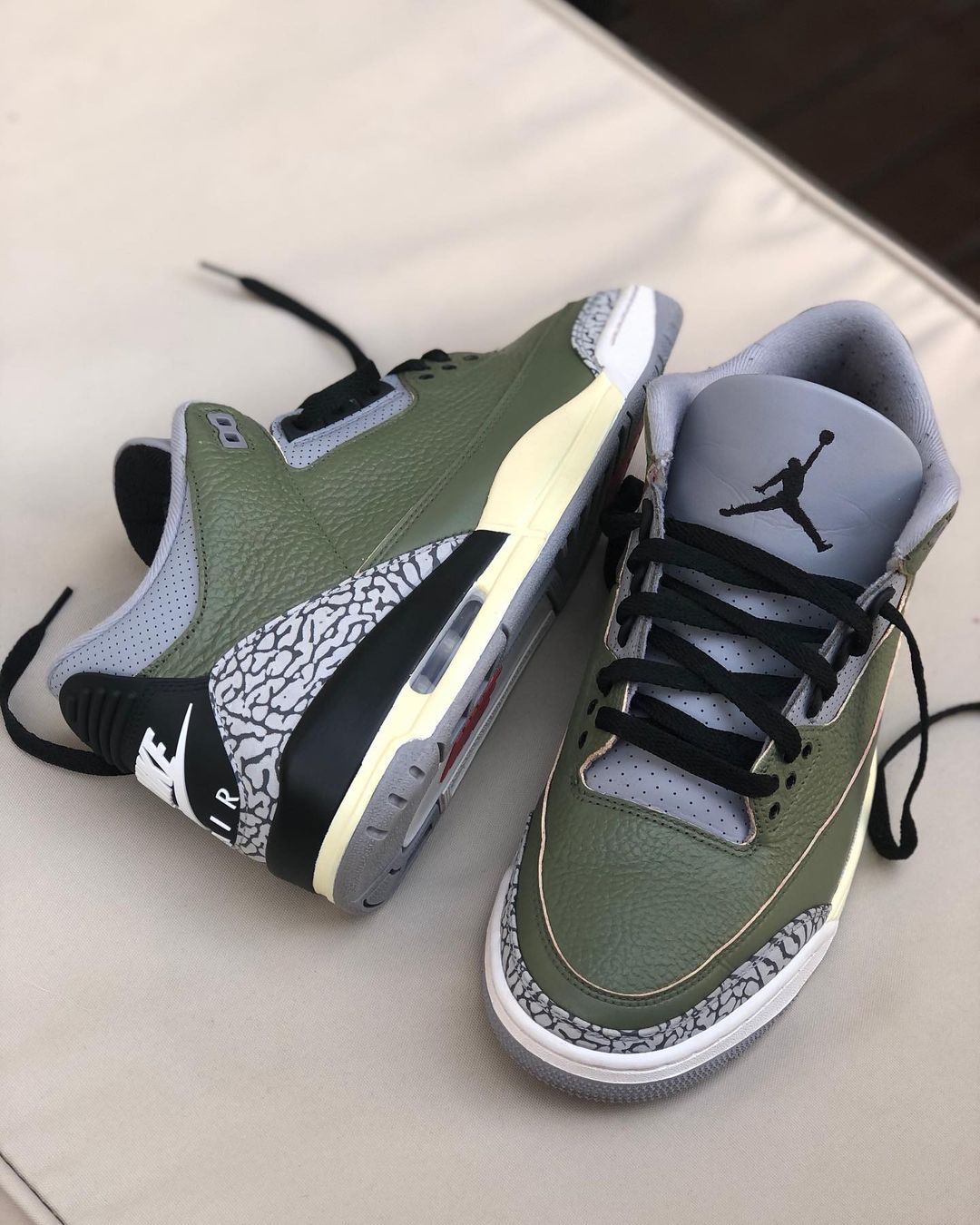 Air Jordan 3 'Aged olive'