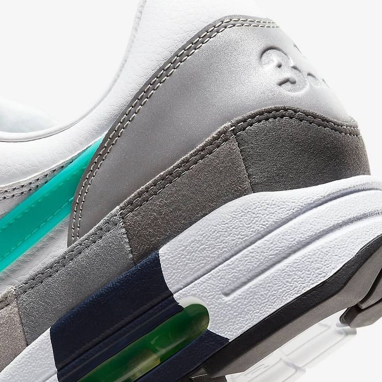 Forslag Ventilere internettet Nike unveils the Air Max 1 Evolution Of Icons - Sneakerjagers