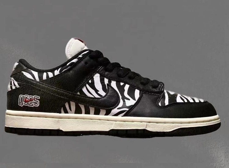 Quartersnacks x Nike SB Dunk Low - Sneakerjagers