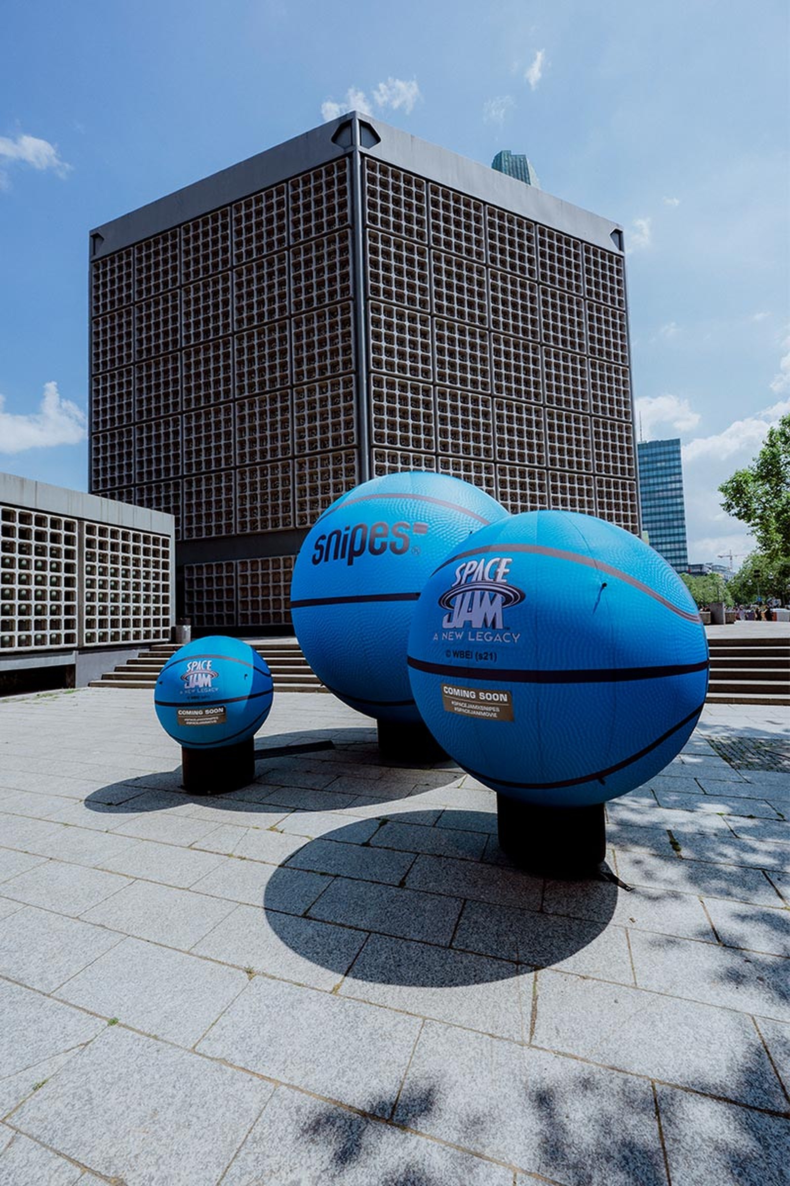 Snipes Blue basketballs