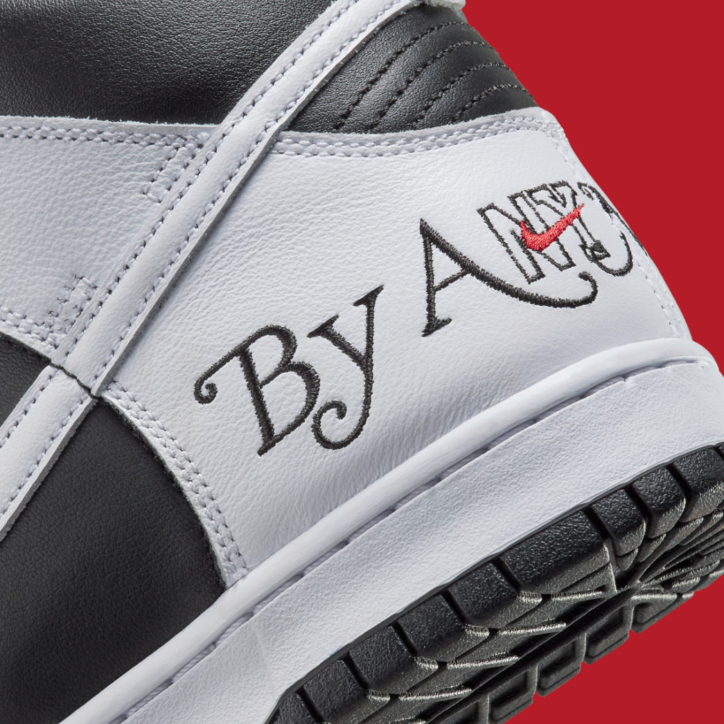 De Supreme x Nike SB Dunk High 'By Any Means' komt eraan - Sneakerjagers