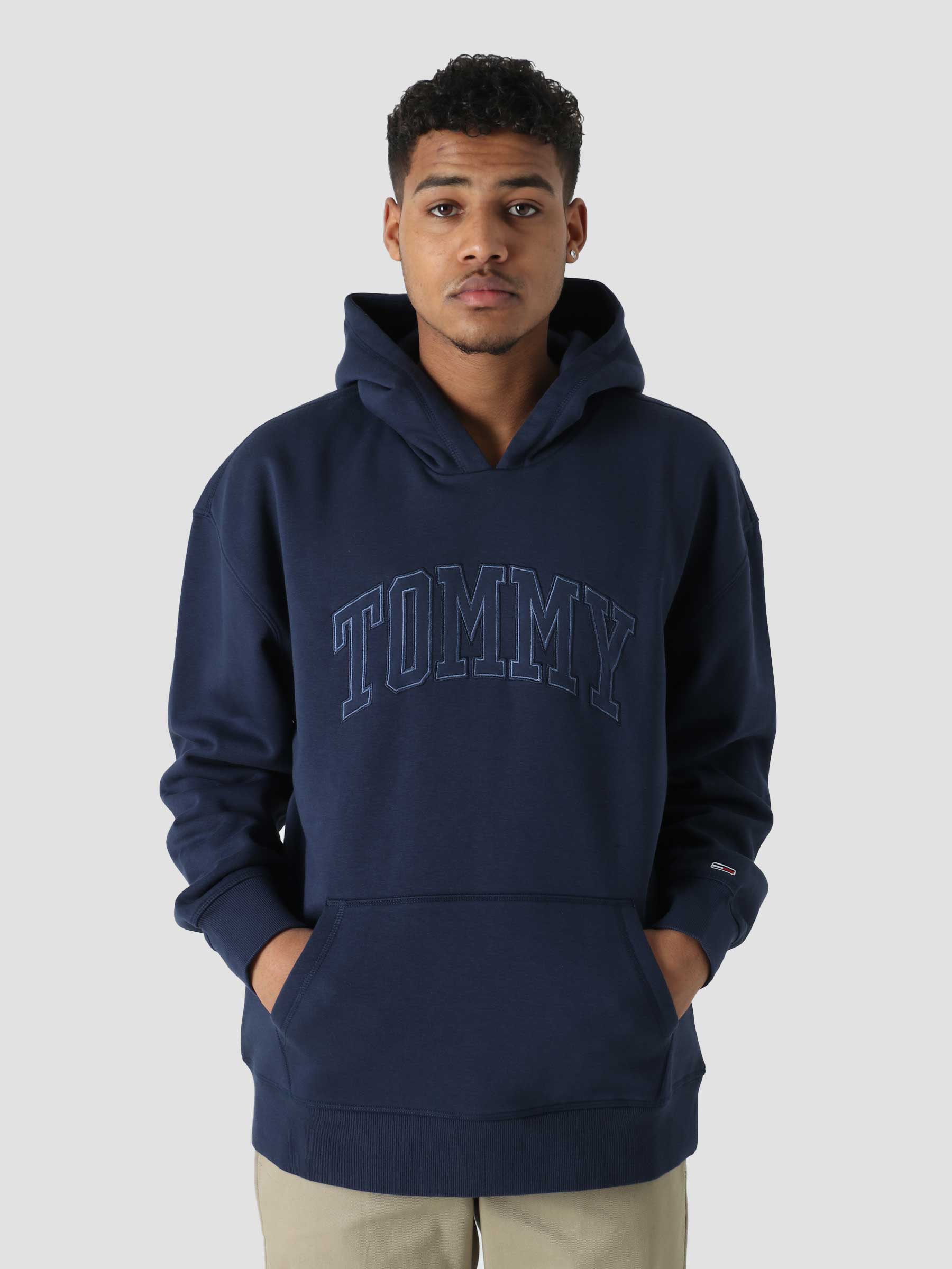 Sneakerjagers Outfit Picks Tommy Jeans TJM College Wash Hoodie