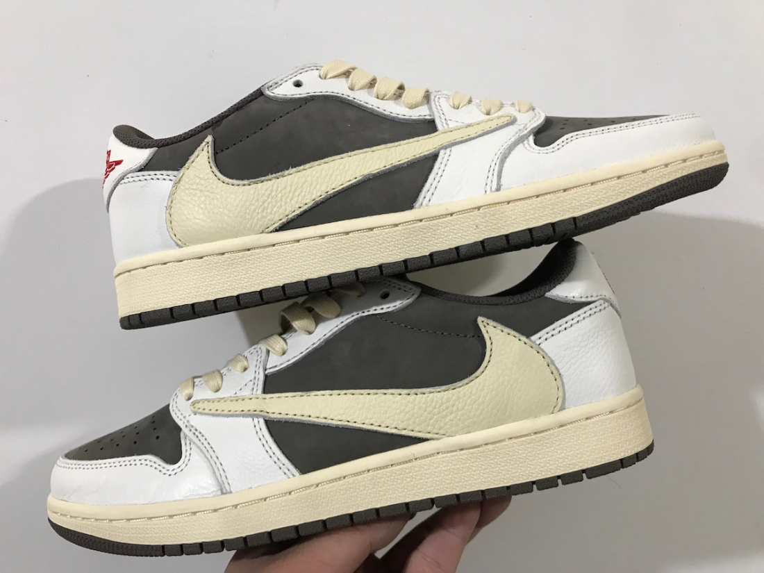 Travis Scott x Air Jordan 1 Low Reverse Mocha