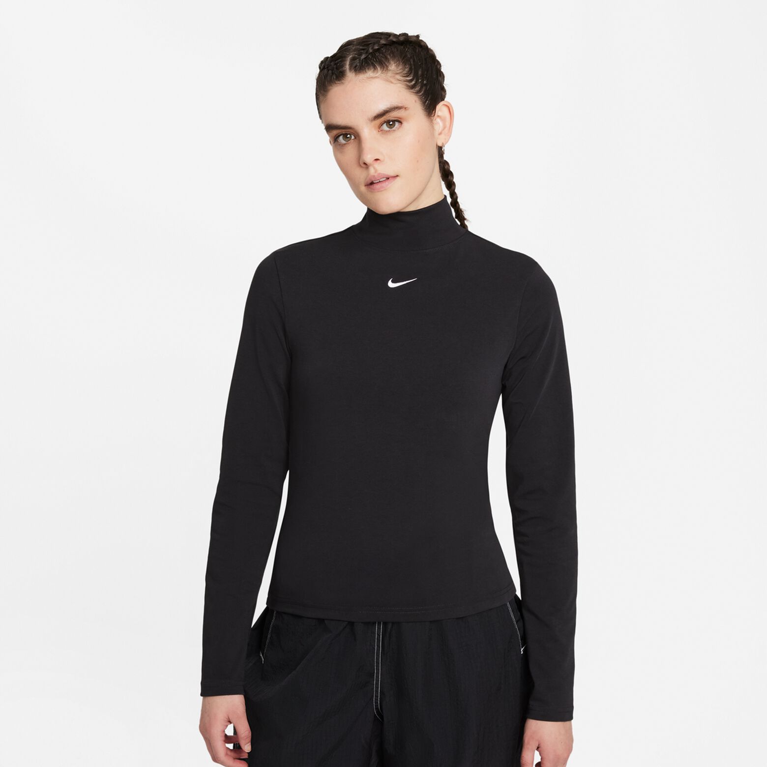 Nike Sportswear Collection Essentials Long-Sleeve Mock Top