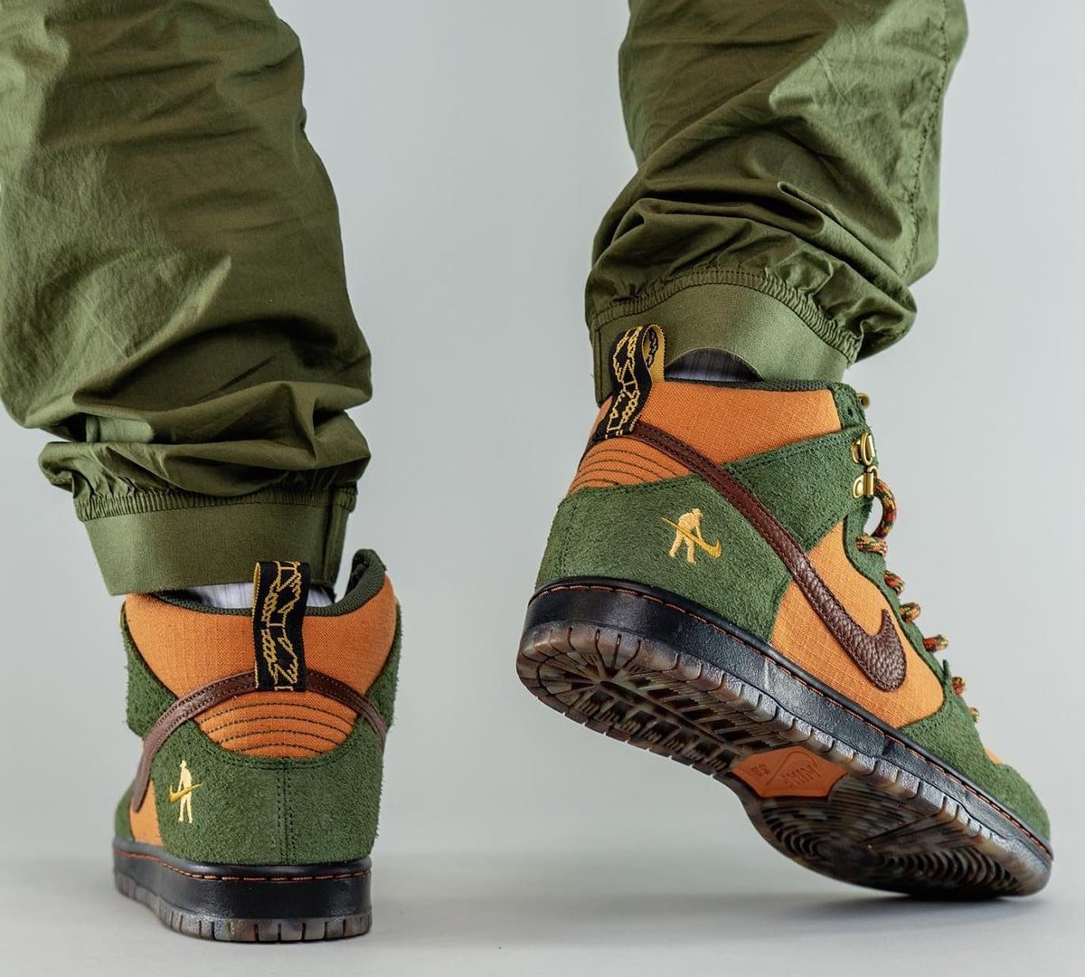 De Pass~Port x Nike SB Dunk High 'Workboot' in detail - Sneakerjagers