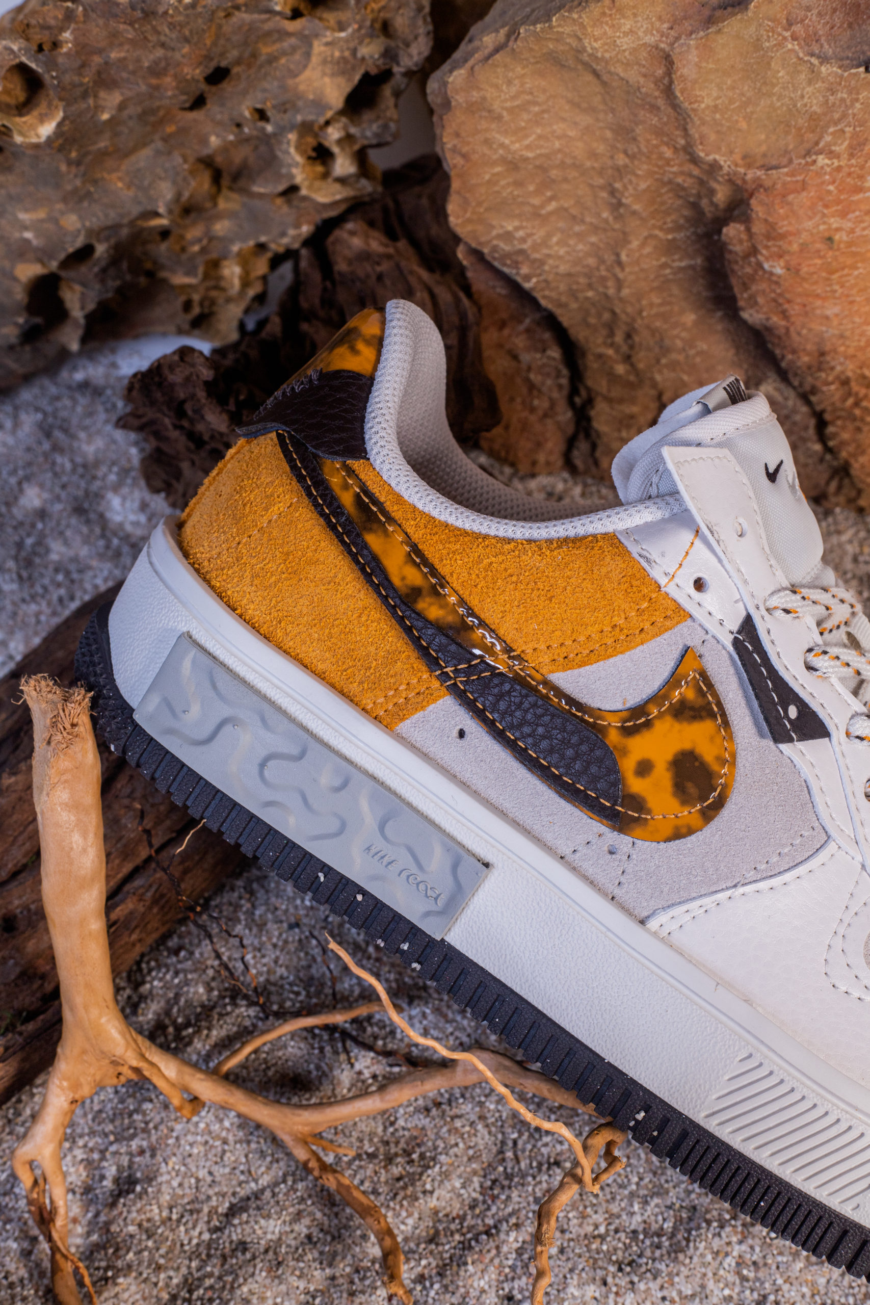 Nike Air Huarache en Air Force Fontanka 'Tortoise Shell' - Sneakerjagers