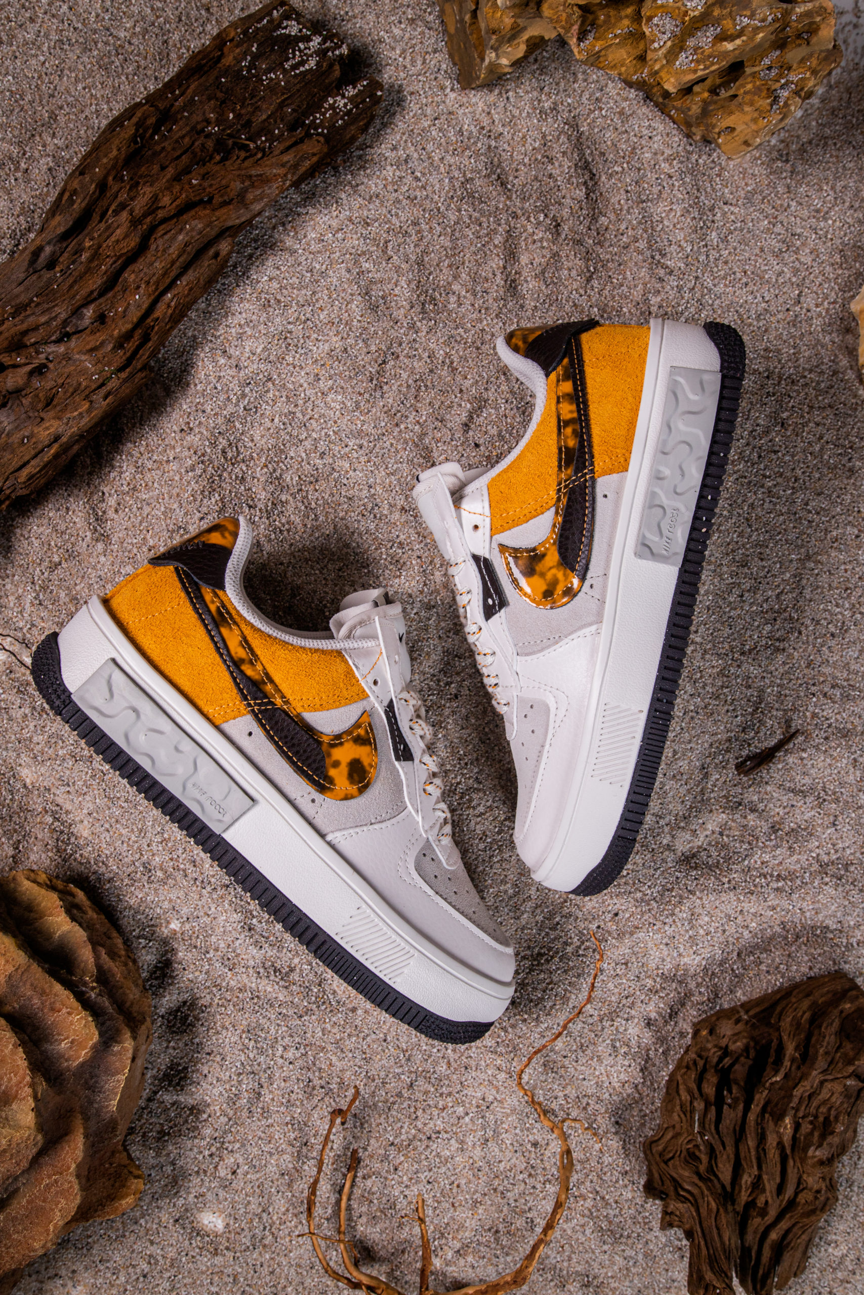 Nike Air Huarache en Air Force Fontanka 'Tortoise Shell' - Sneakerjagers