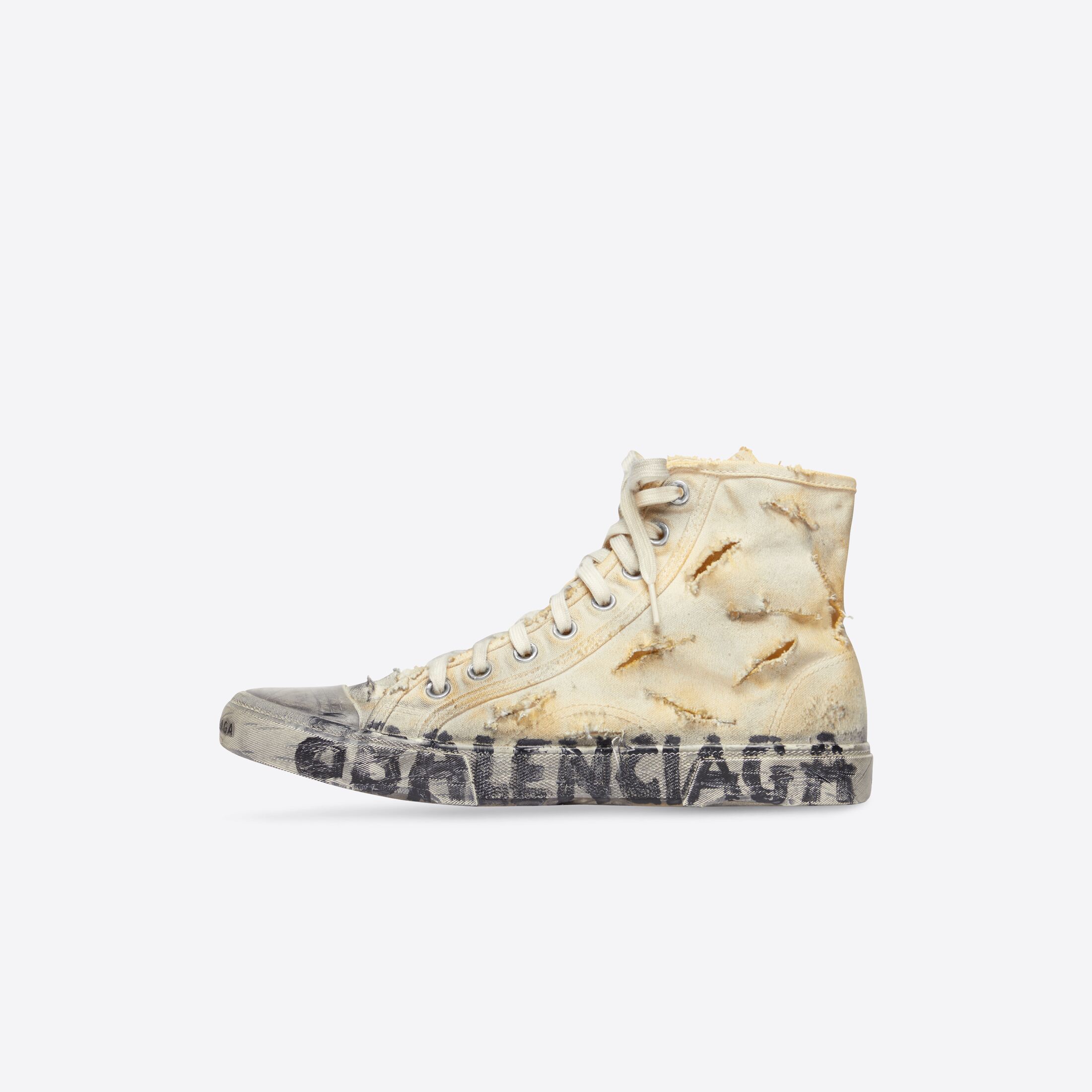 Balenciaga verkoopt kapotte sneaker voor €1450 Sneakerjagers