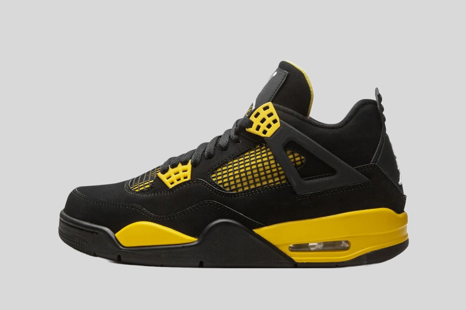 De Air Jordan 4 'Thunder' wordt in 2023 verwacht - Sneakerjagers