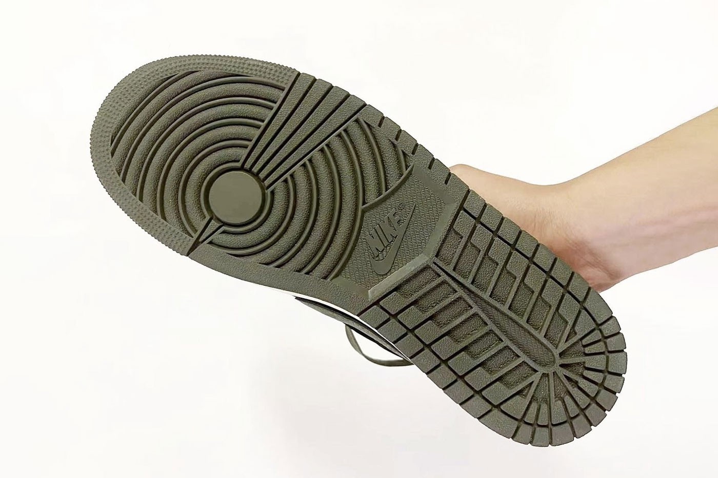 jordan 4 travis scott retail price