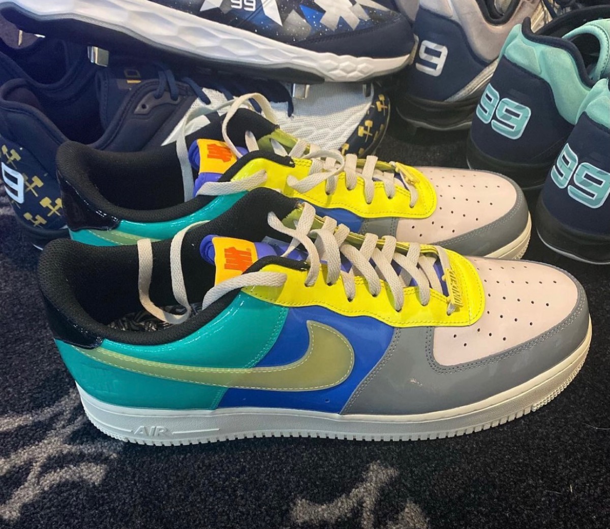 UNDEFEATED x Nike Air Force 1
