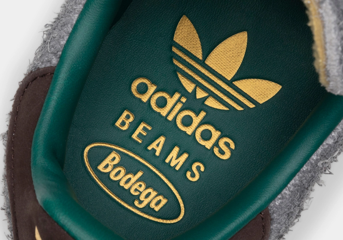 Adidas x Bodega x Beams Campus goude adidas, BEAMS en Bodega logo op de binnenzool te zien