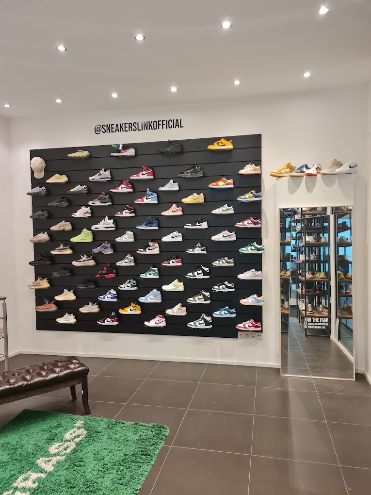 Sneaker shops 