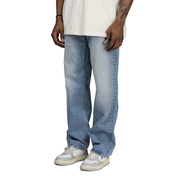 adidas Samba outfit met Levi's Sunflower Standard Jeans