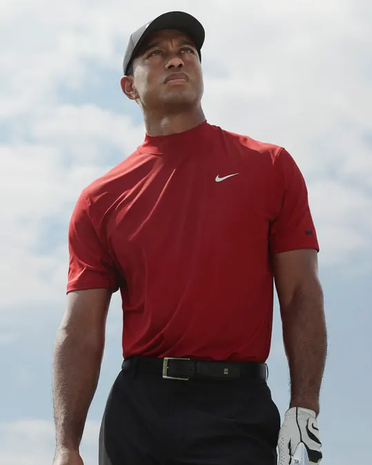 Tiger Woods in Nike Golfkleding en Golf handschoen