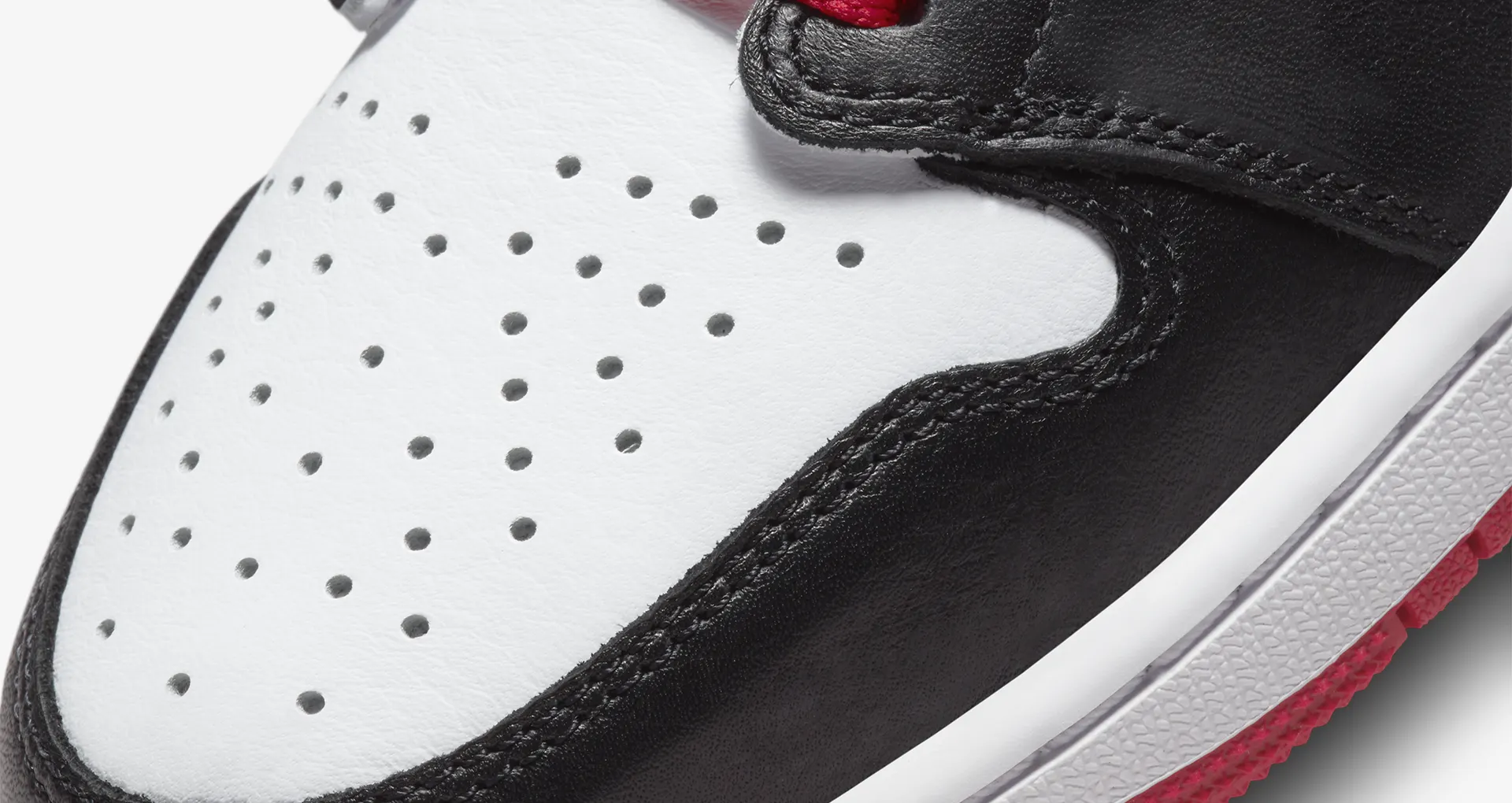 Nike Air Jordan 1 Retro Low OG 'Black Toe' toe box