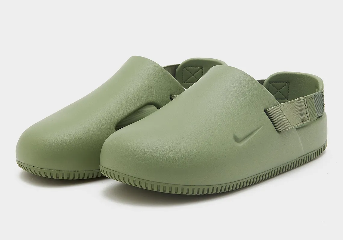 Nike Calm Green 'Olive' zijkant