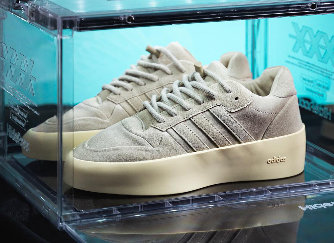 Het Fear of God x adidas Rivalry Low 86 pack - Sneakerjagers