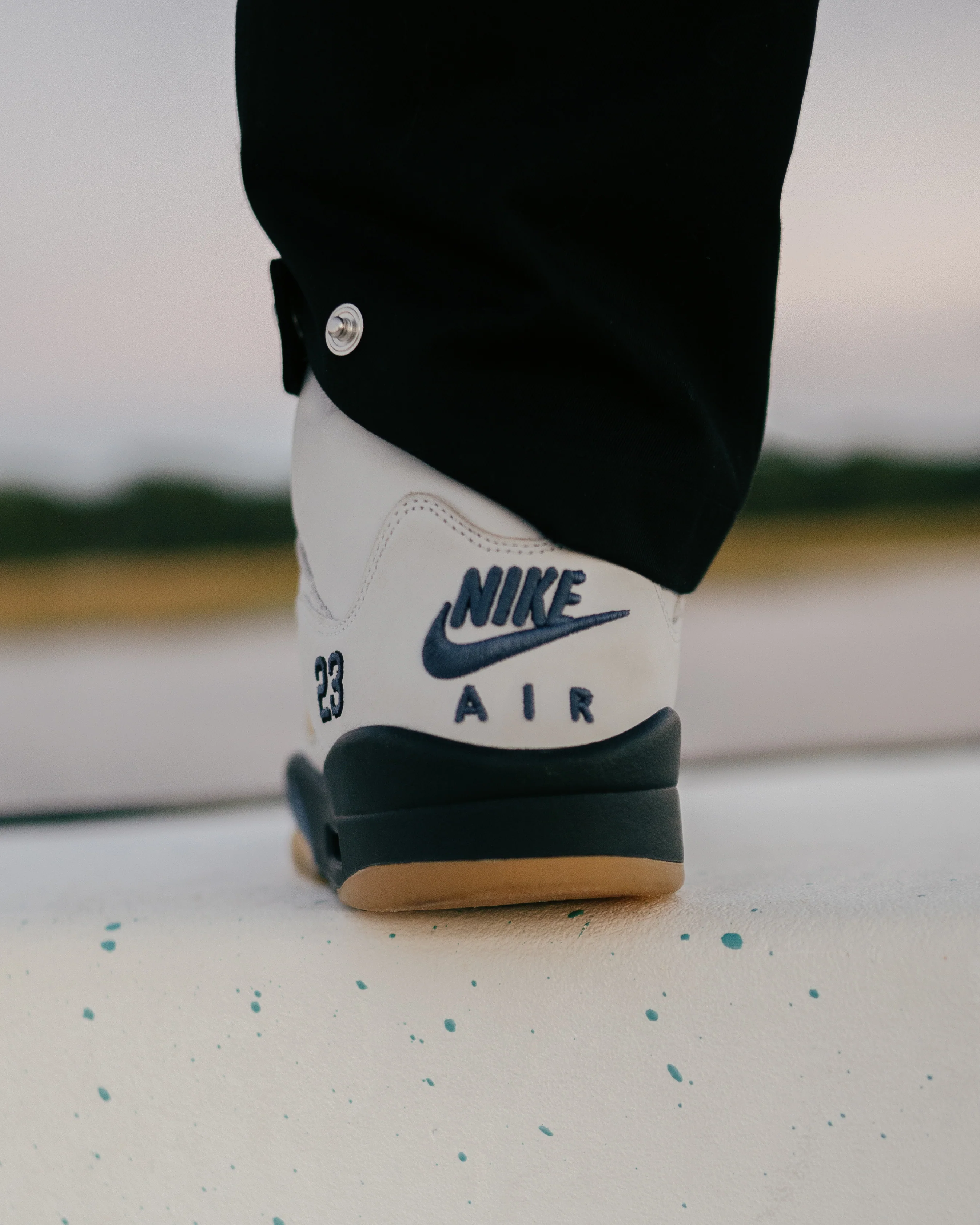 A Ma Maniére x Nike Air Jordan 5 Retro WMNS 'Photon Dust' Air-logo