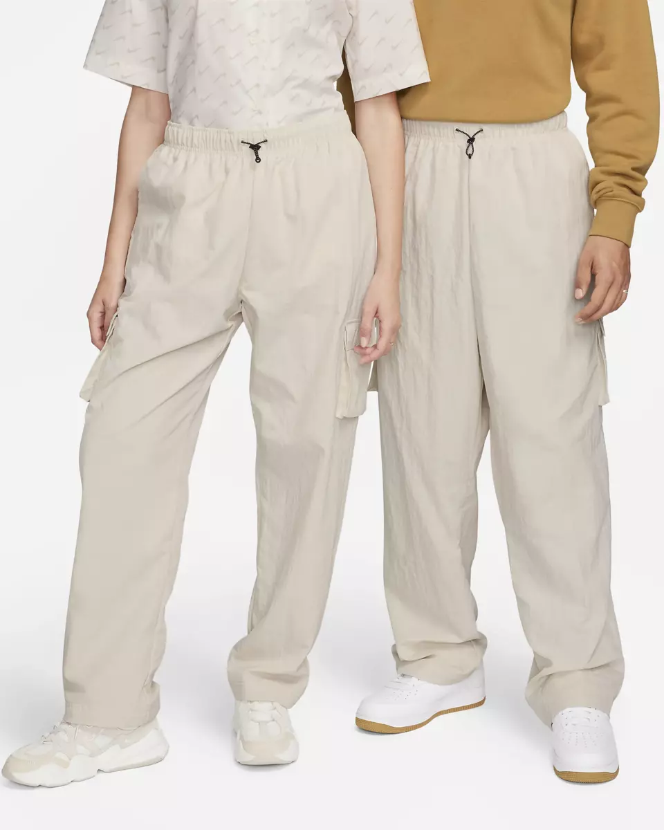 Nike Sportswear Essential Geweven cargobroek met hoge taille voor dames