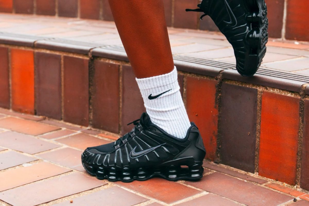 Nike Shox TL 'Wolf Grey & Black' | HQ4049-001 | Sneakerjagers