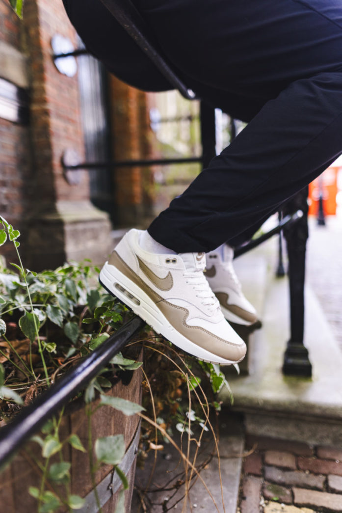 Nike air max 1 khaki on sale