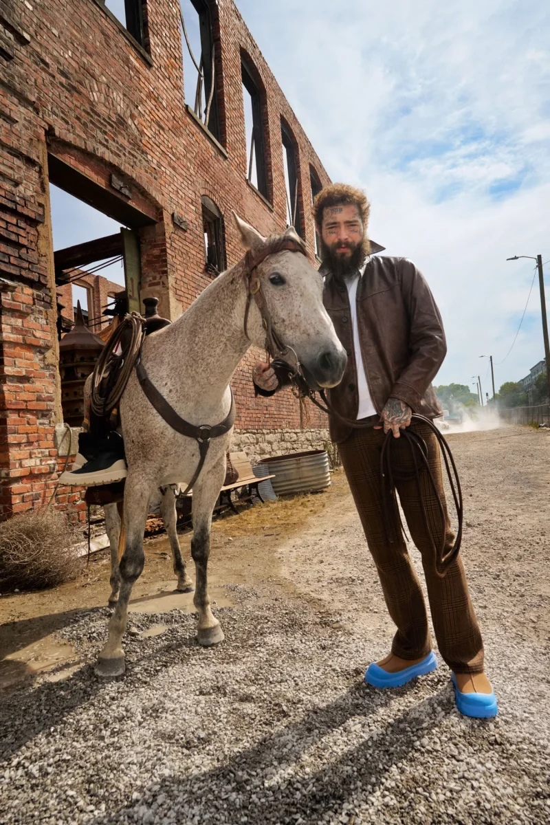 Post Malone UGG Tasman Weather Hybrid met paard 