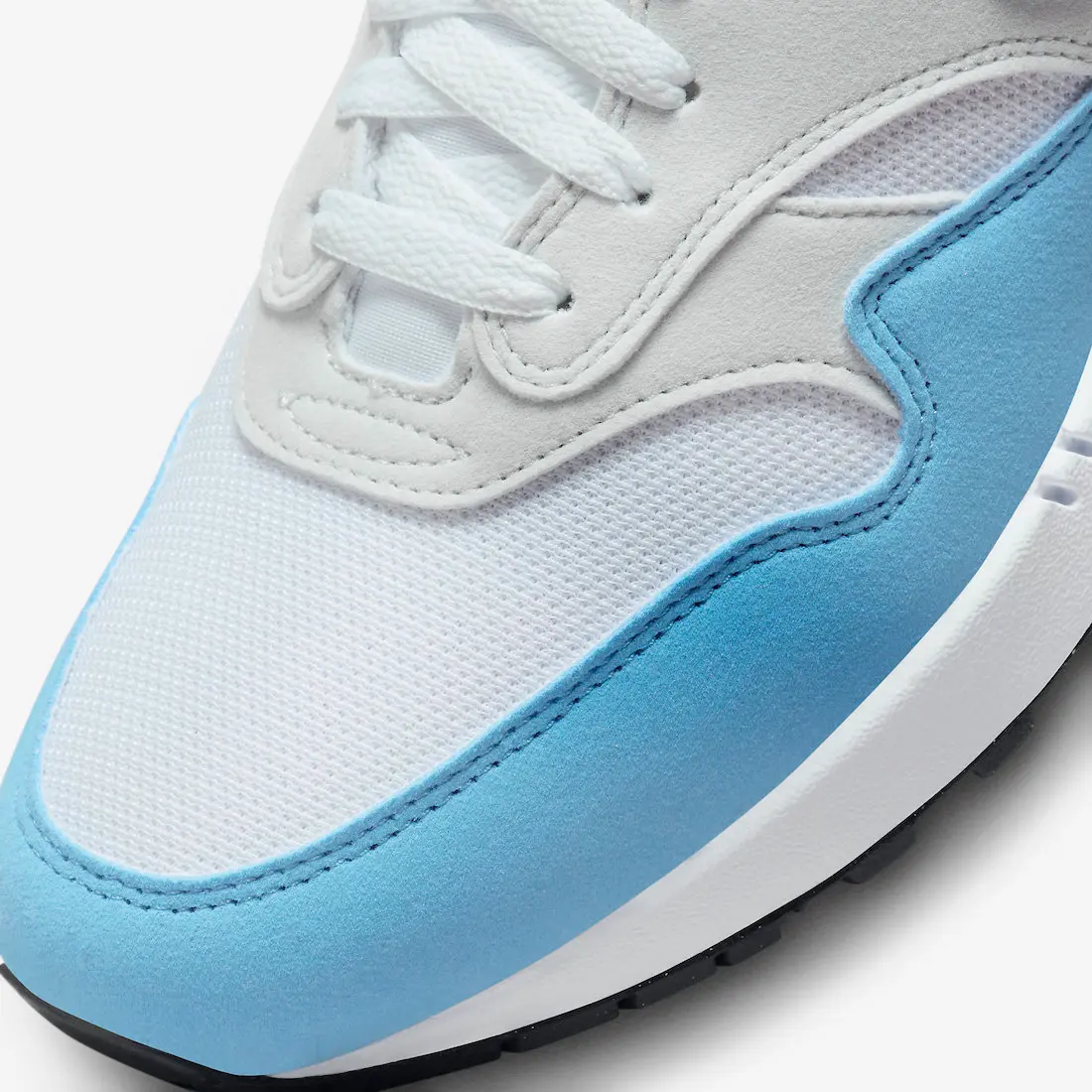 nike air max 1 university blue toebox