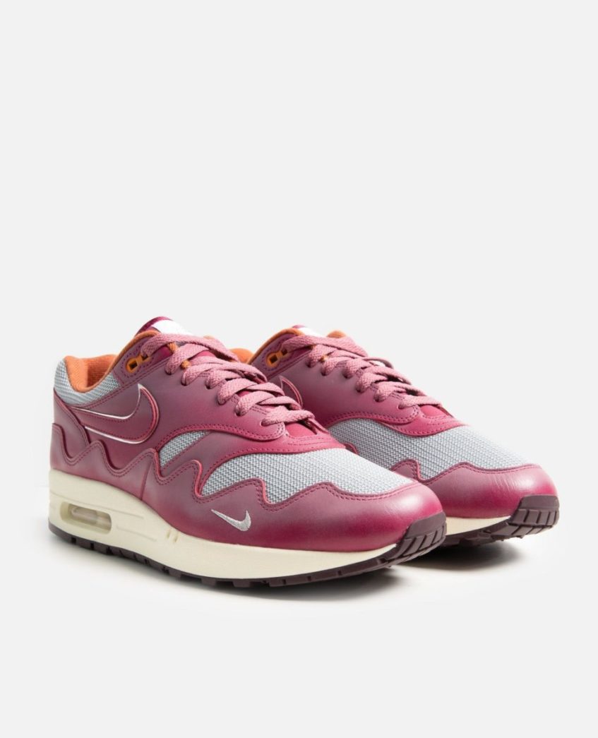 patta x nike air max 1 rush maroon pair