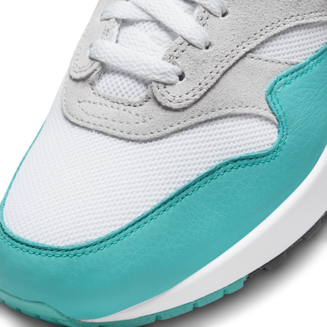 air max 1 aquatone toebox