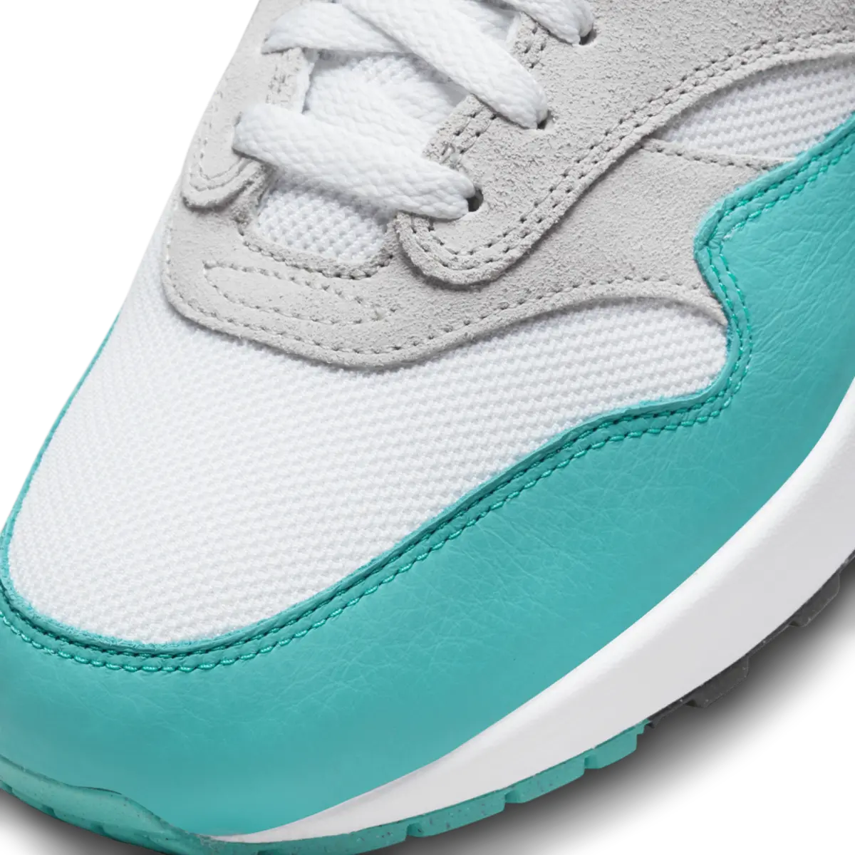 air max 1 clear jade toebox