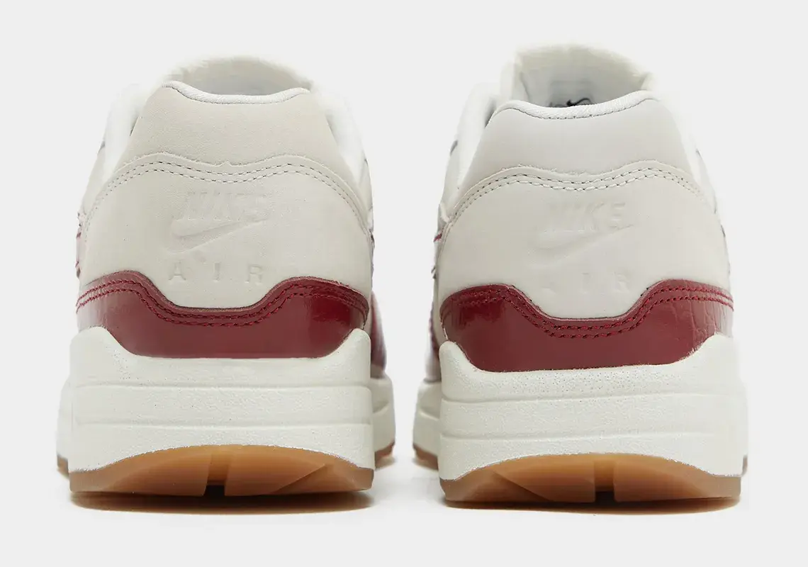 air max 1 lx team red leather heel