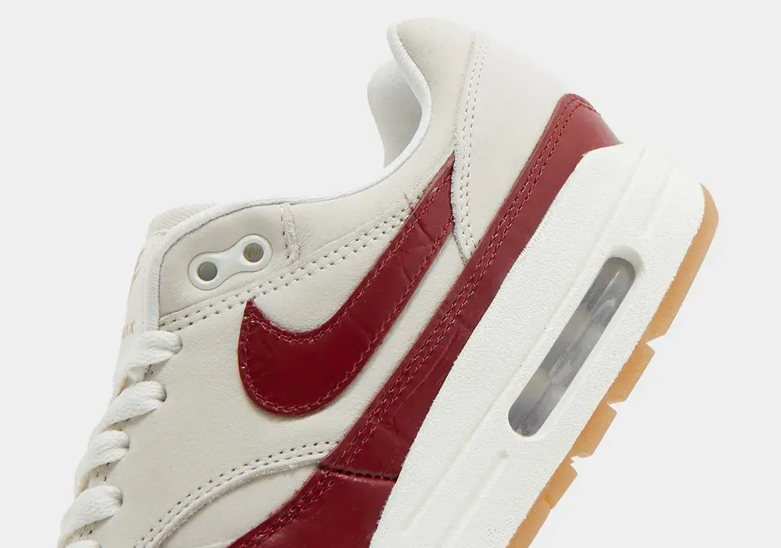 air max 1 lx team red leather Swoosh