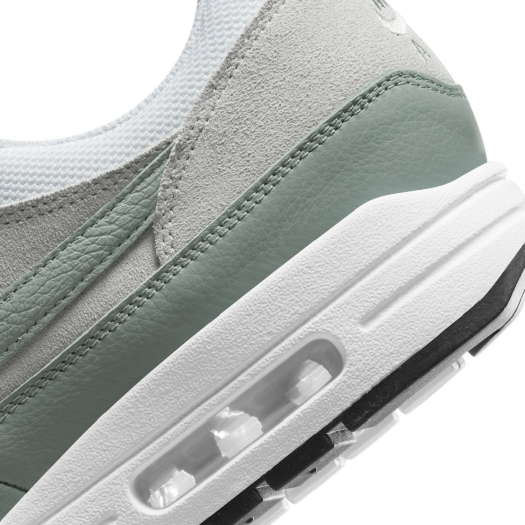 air max 1 mica green close up of lateral 