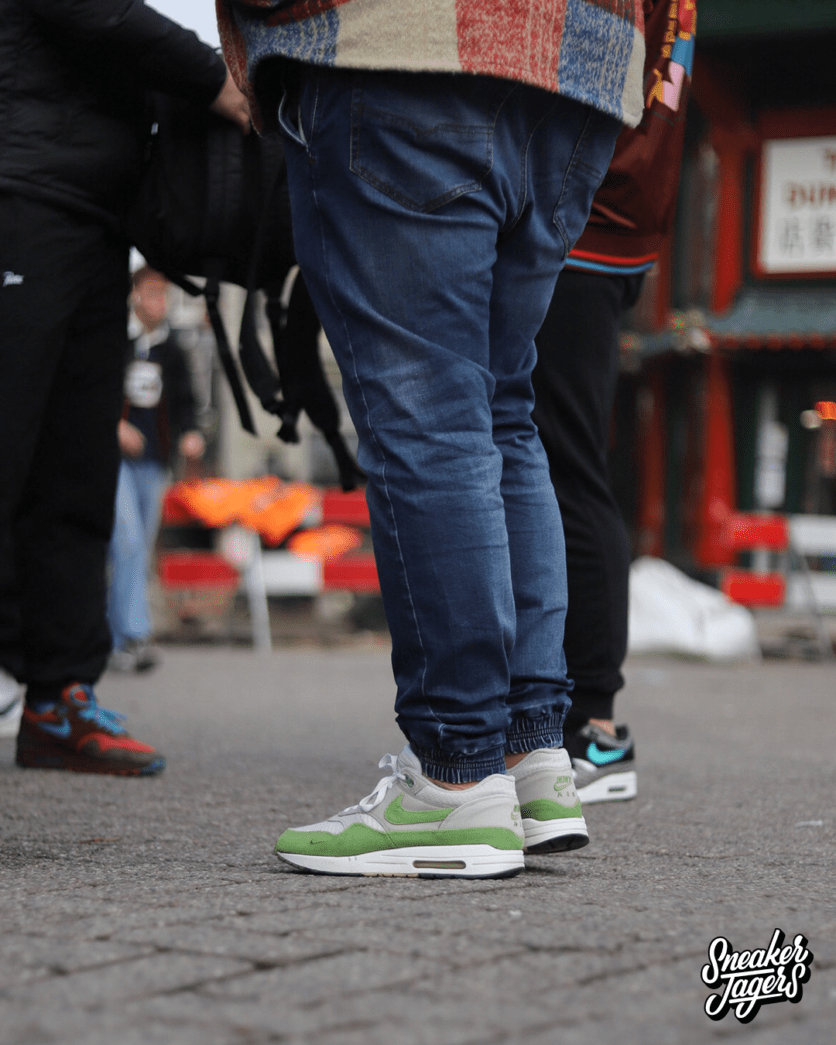 outside patta amsterdam for patta x nike air max 1 monarch the wave release - green release