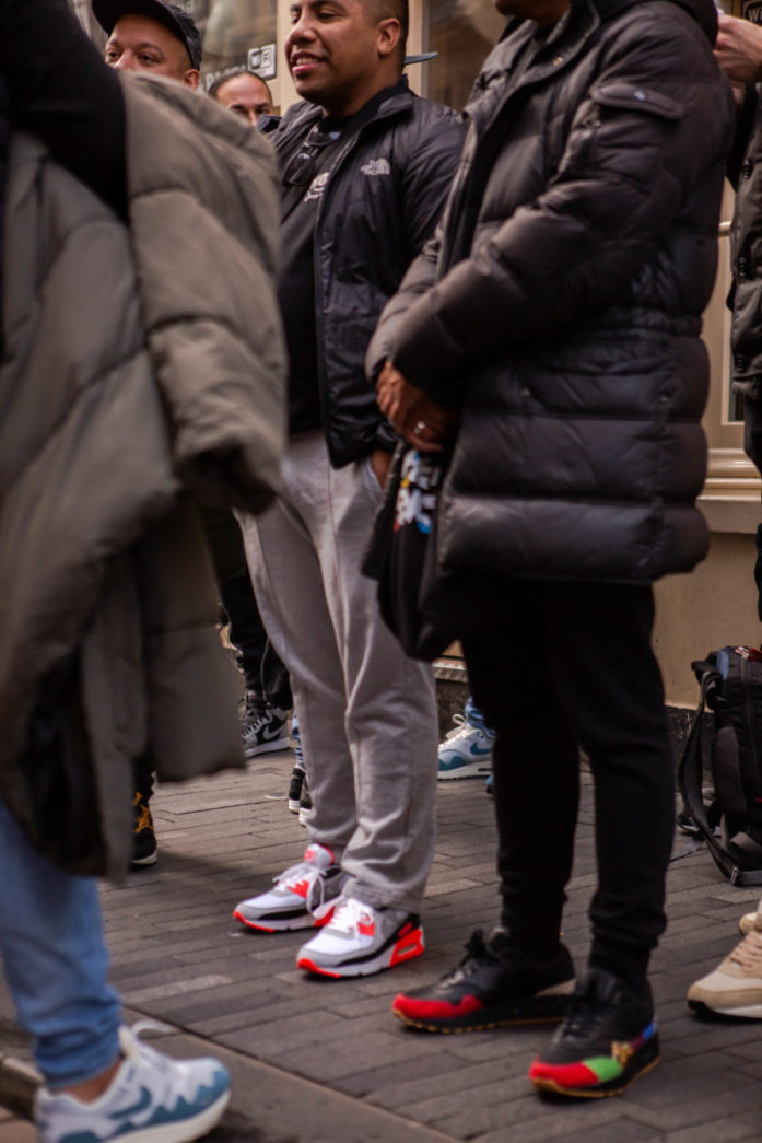 patta x nike air max 1 the wave rush maroon store release - customers queuing