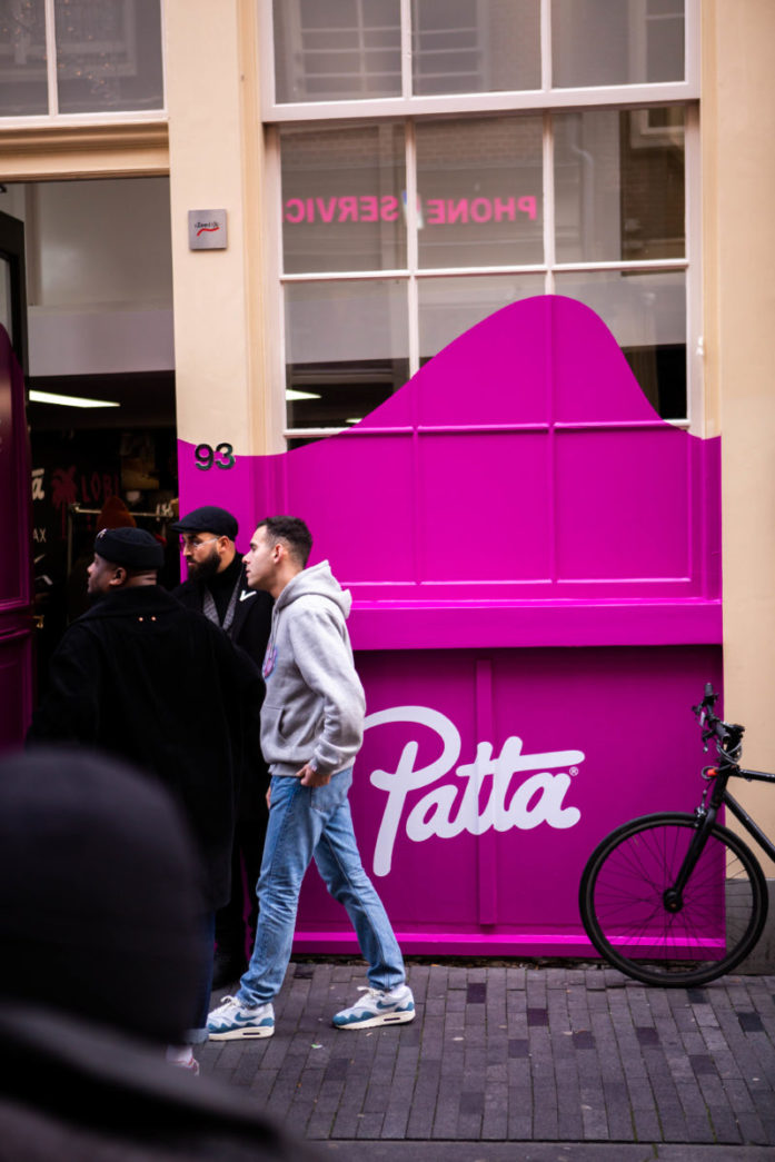 patta x nike air max 1 the wave rush maroon store release - store outside decor