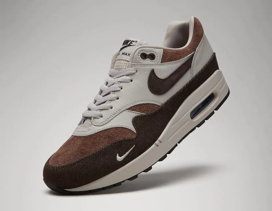 size? x nike air max 1 velvet brown profile