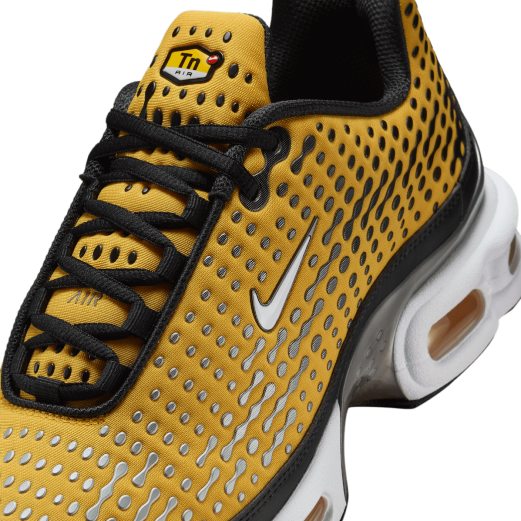 Official images of the Nike Air Max Plus VII 'Varsity Maize