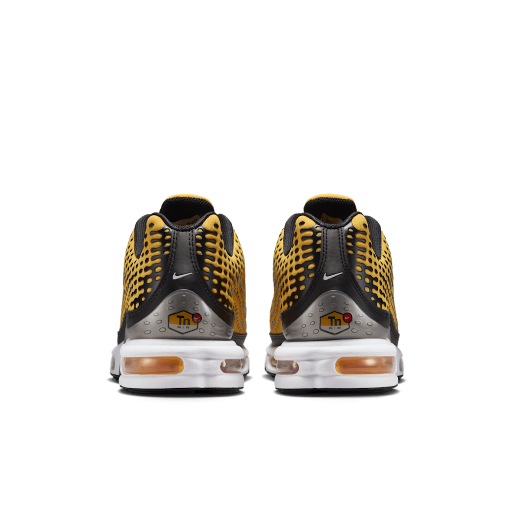 ◆正規品◆NIKE AIR MAX PLUS WHITE VARSITY MAIZE◆関税込◆ Official images of the Nike Air Max Plus VII 'Varsity Maize