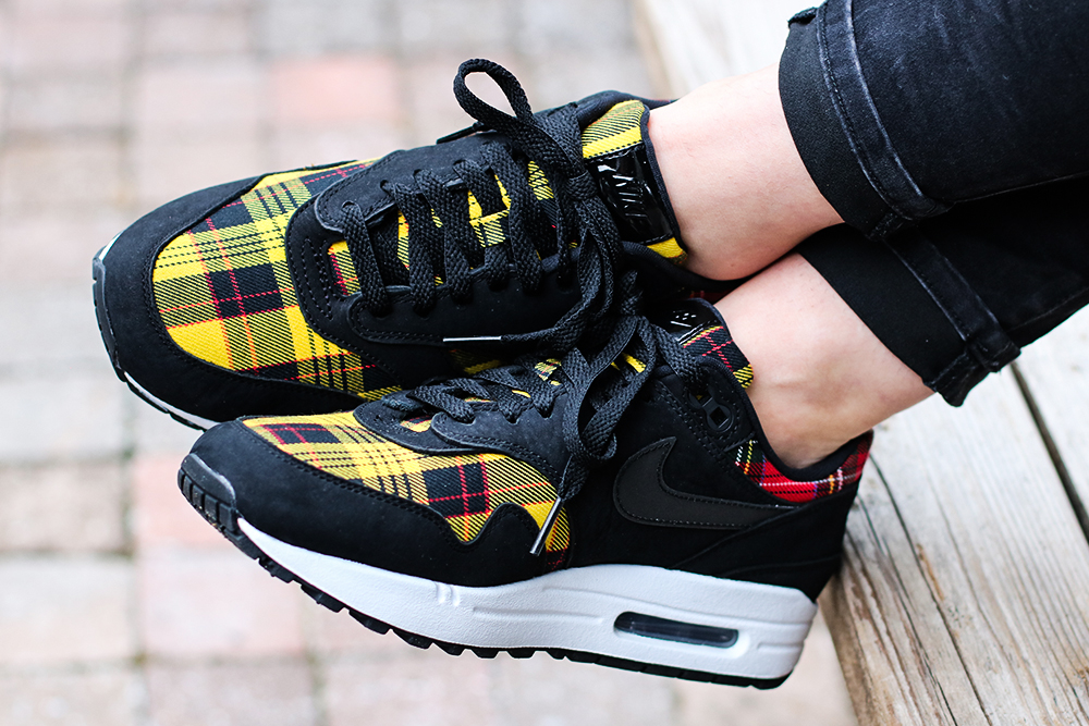 air max 1 se tartan top view